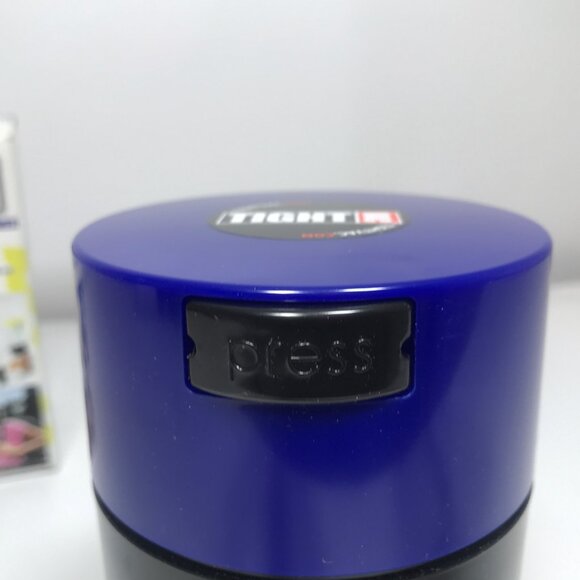 Tight Vac Vacuum Sealed Container for Coffee Tea Herbs Snacks 6 oz - Picture 4 of 12